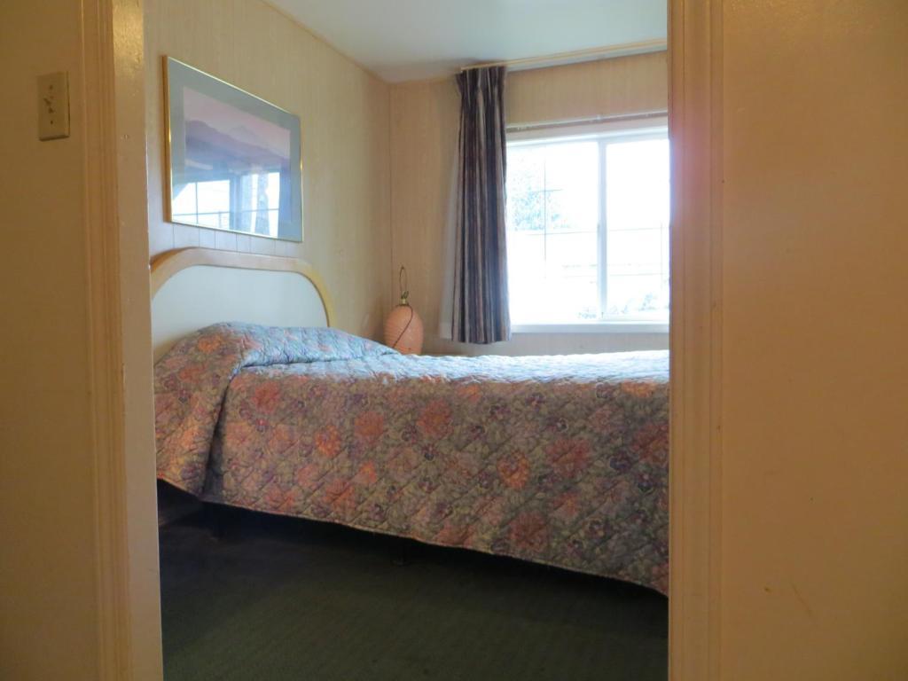 Madison Suites Motel Портланд Стая снимка