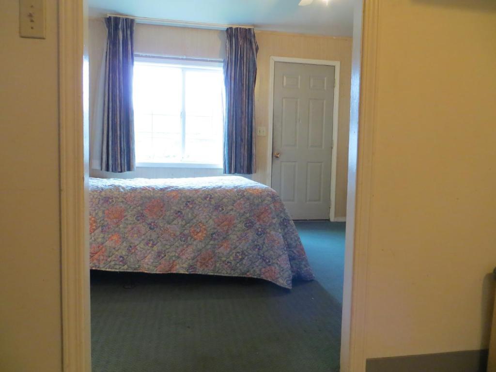 Madison Suites Motel Портланд Стая снимка