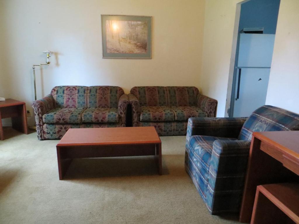 Madison Suites Motel Портланд Стая снимка