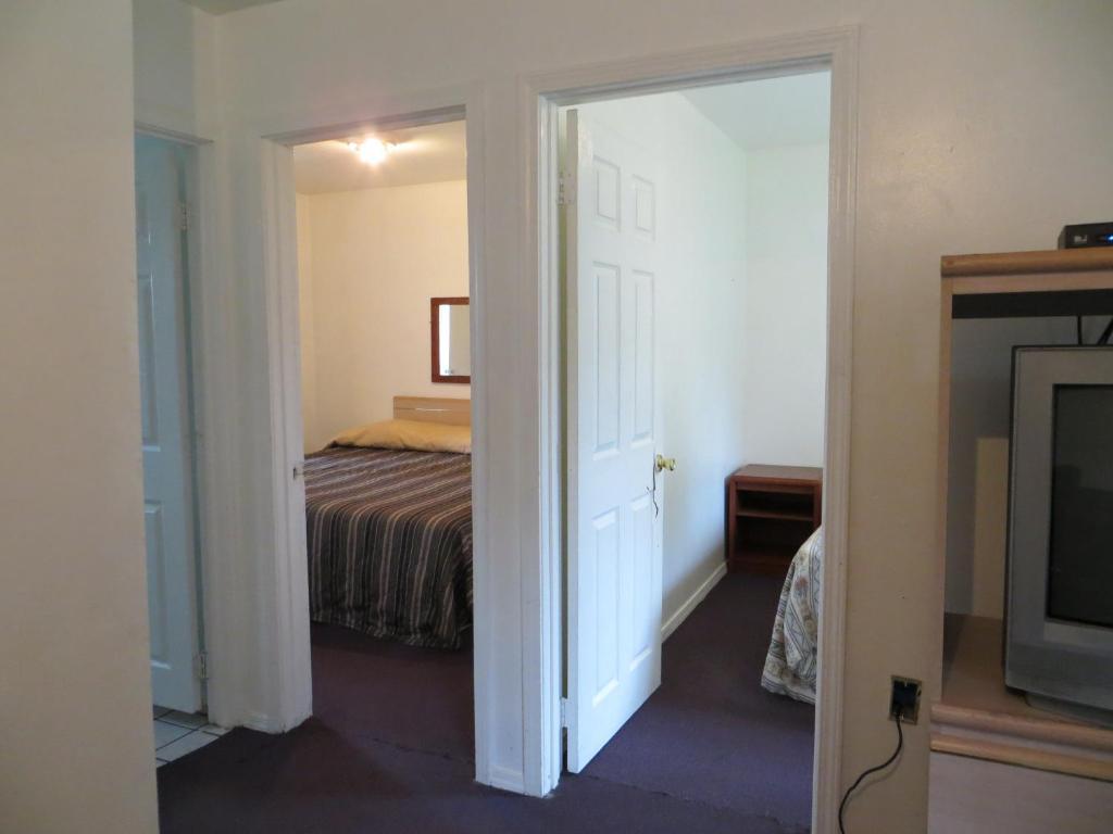 Madison Suites Motel Портланд Екстериор снимка