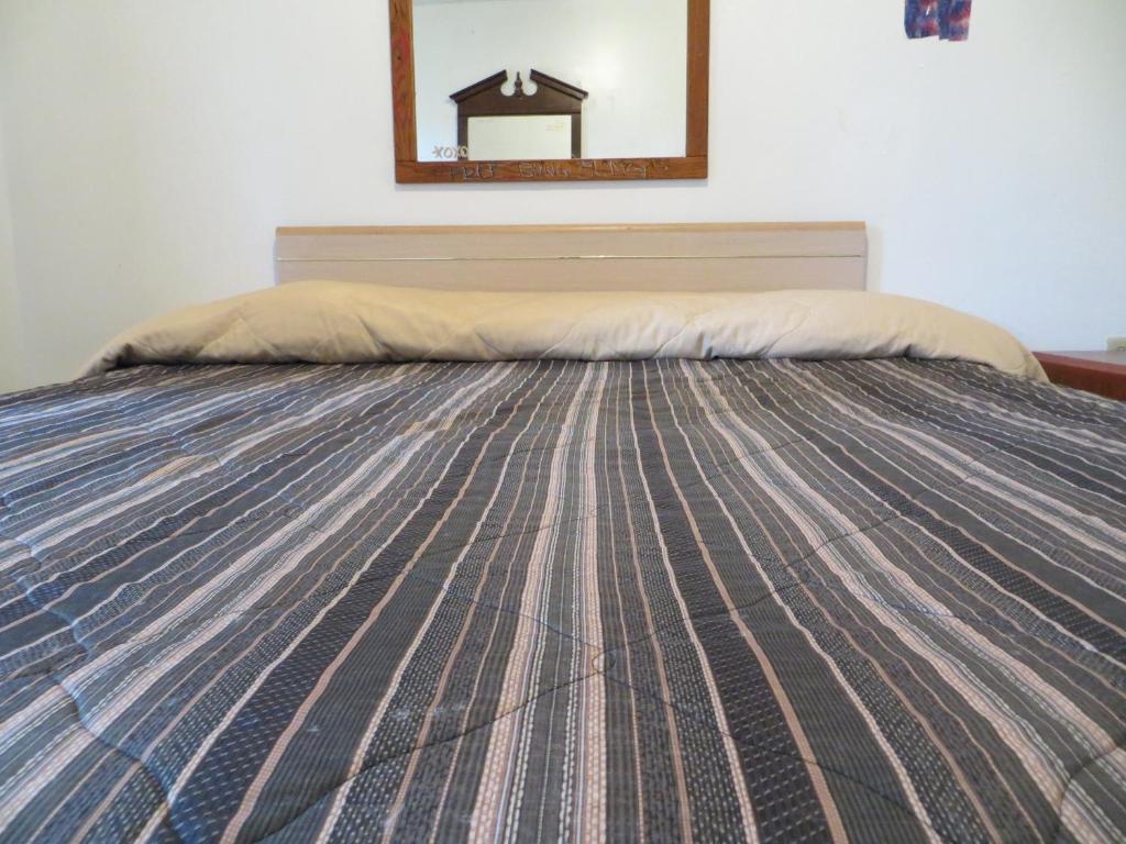 Madison Suites Motel Портланд Стая снимка